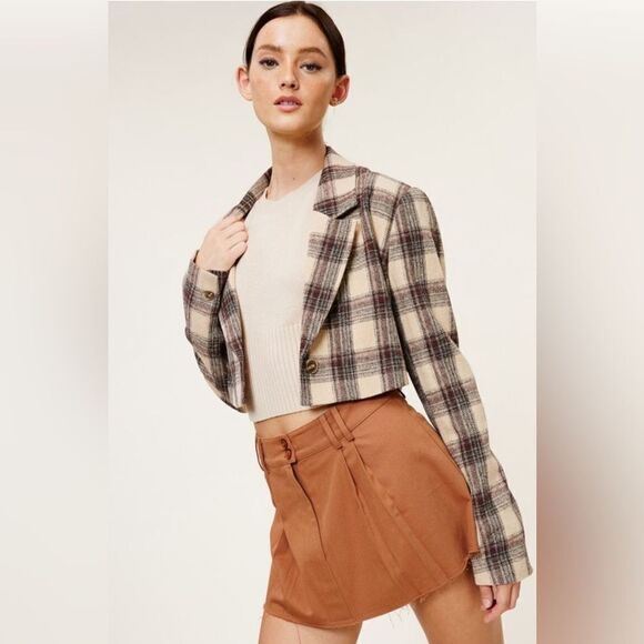 917. CROPPED PLAID PRINT JACKET WITH LAPEL COLLAR- TAN/BROWN - Picture 2 of 3
